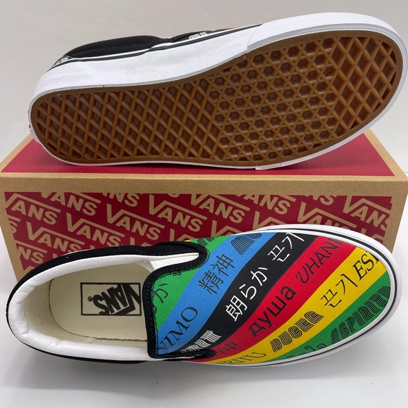 Vans Men’s Classic Slip-On (Vans
Spirit)Multi/True White Sneakers
VN0A4U38WK2 - Picture 4 of 16